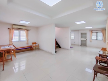 *****บ้านเดี่ยวมือสองย่านนนทบุรี ม.ชวนชื่น แคราย เนื้อที่กว้าง 55.90 ตร.ว. ฟังก์ชัน 3 ห้องนอน 2 ห้องน้ำ ที่จอดรถ 1 คัน บ้านสวยพร้อมอยู่ใจกลางเมืองนนทบุรี บนทำเลแห่งการเดินทาง ใกล้รถไฟฟ้าสายสีม่วง "สถานีแยกนนทบุรี1" และทางด่วน "งามวงศ์วาน"